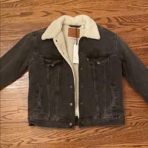 levi’s black denim jacket